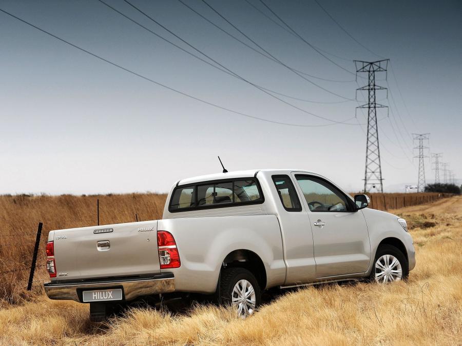  Toyota Hilux Xtra Cab 2011 года  (ZA) (фото 5 из 9)